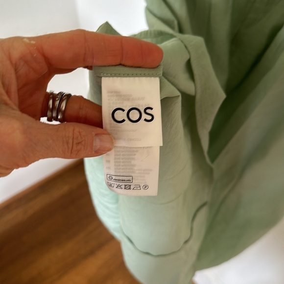 COS Voluminous V-Neck Light Green Midi Dress Size 6 – Lightweight Feminine - Picture 10 of 12